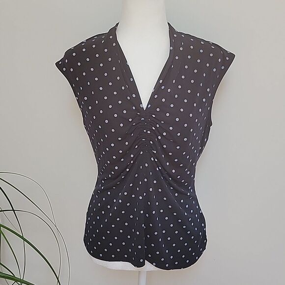 Vince Camuto polka dot sleeveless shirt - Picture 1 of 9